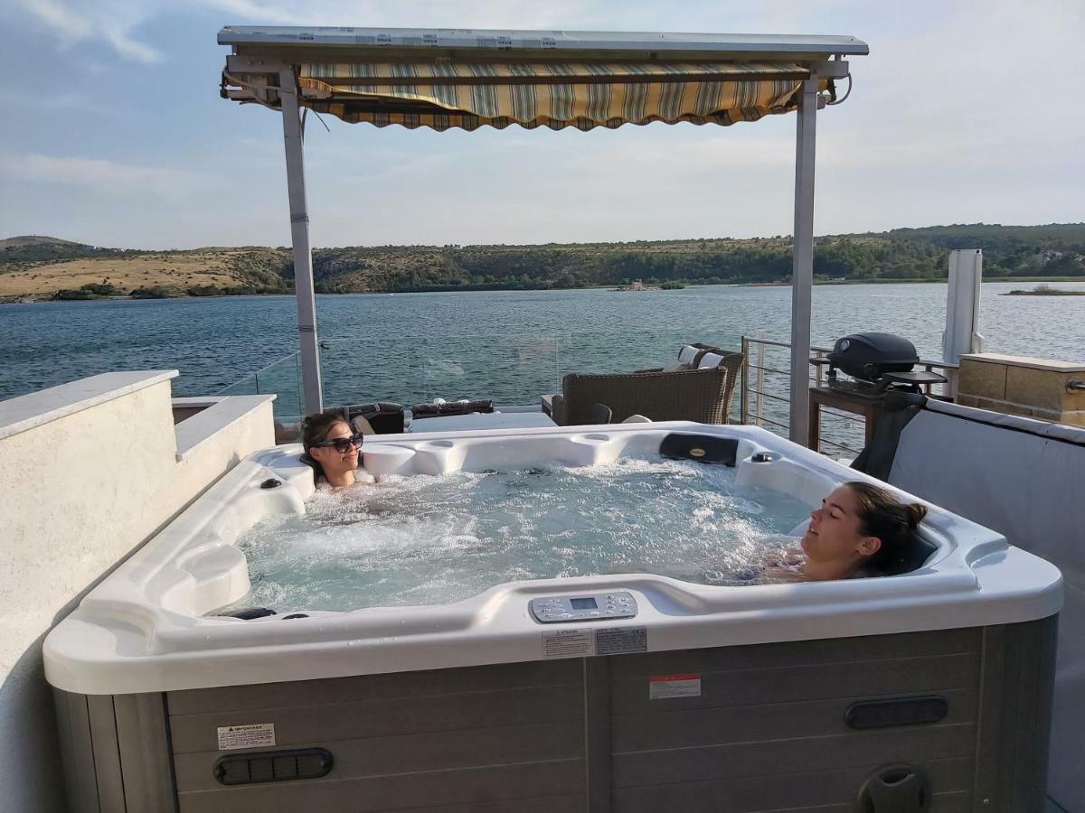 Luxury Apartment By The Sea With Private Whirlpool And Terrace 50M2 Posedarje Extérieur photo